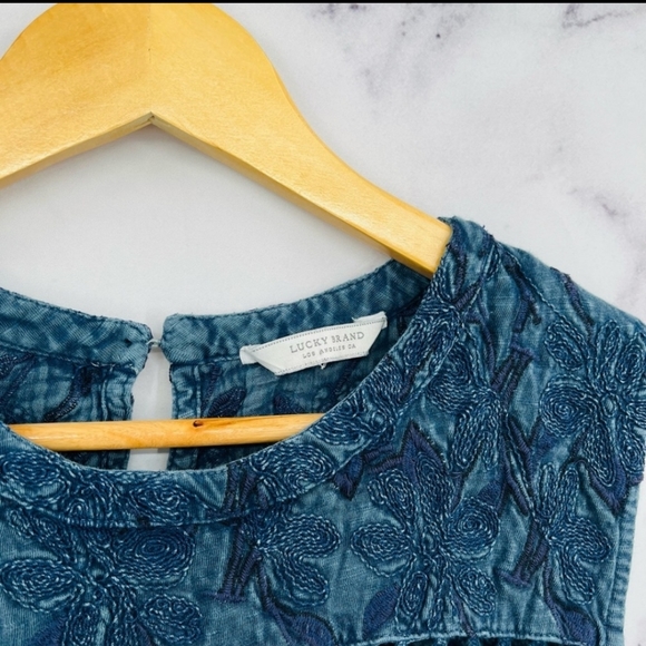 Lucky Brand High Neck Lace Sleeveless Top Distressed Blue - Picture 3 of 5